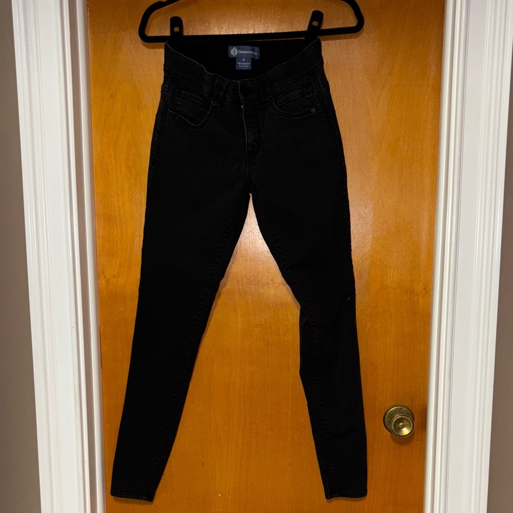 Democracy Women's Black Skinny Jeans